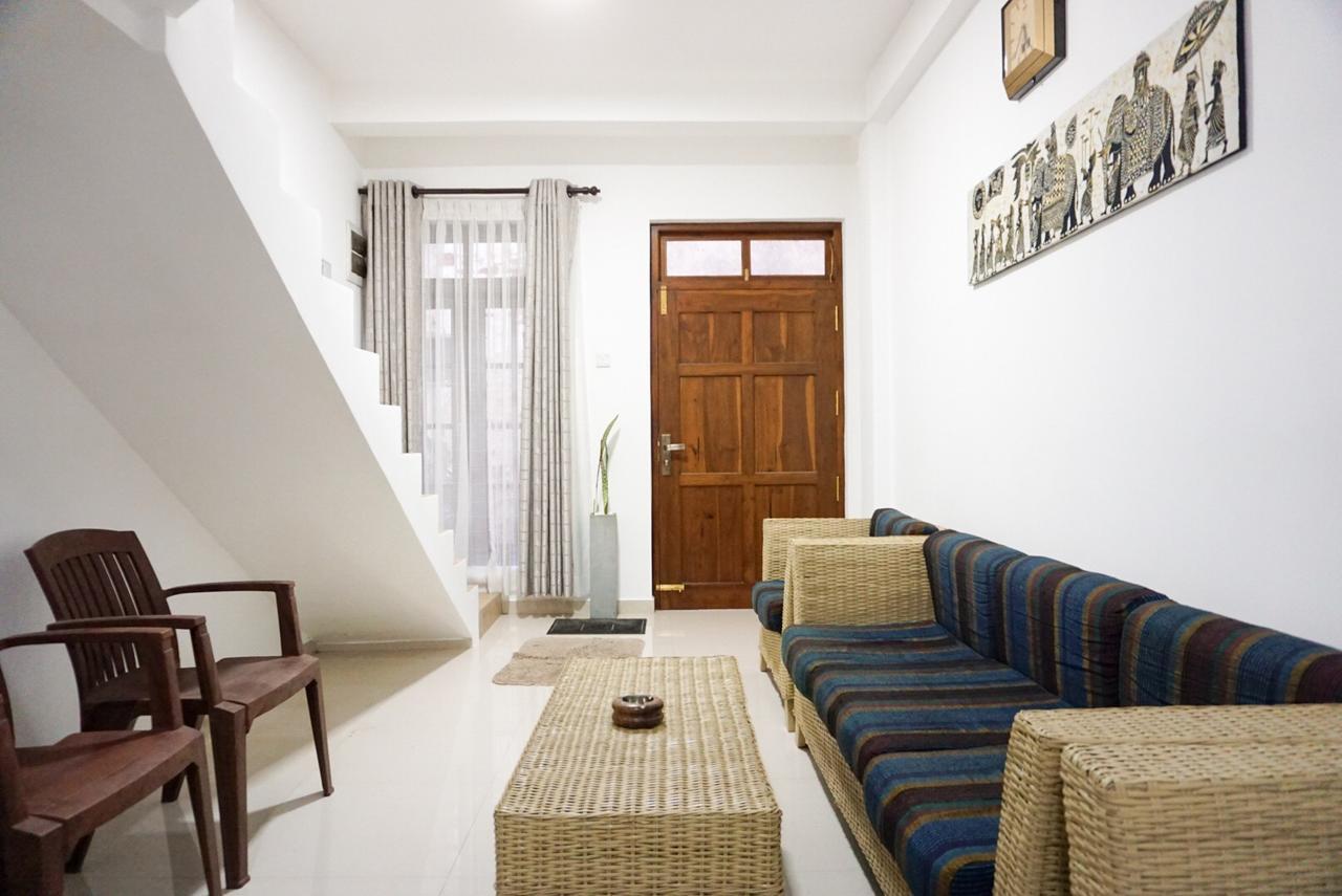 White Rose Hostel Kandy Esterno foto